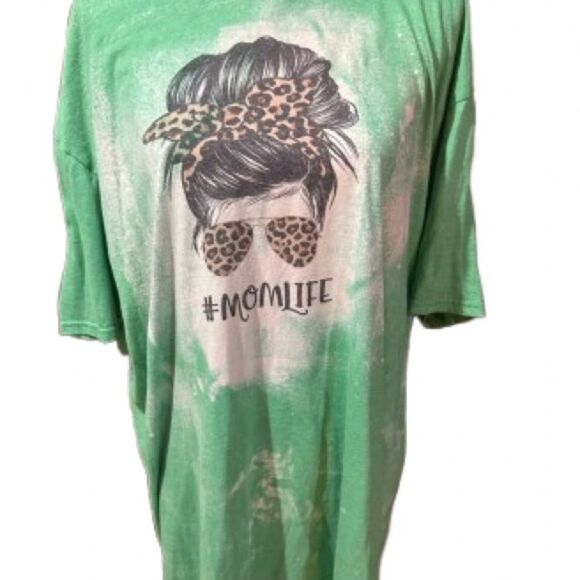 🟧 3 for $25 Green #MomLife Graphic T-Shirt - Picture 4 of 5